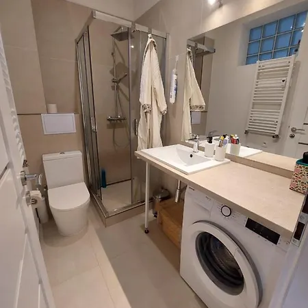 Utulny Apartman S Balkonom *