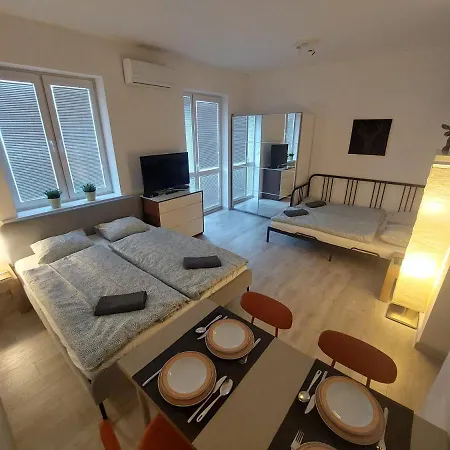 Utulny Apartman S Balkonom Apartamento Bratislava