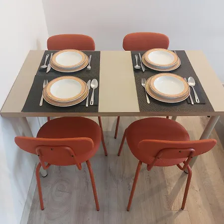 Utulny Apartman S Balkonom *
