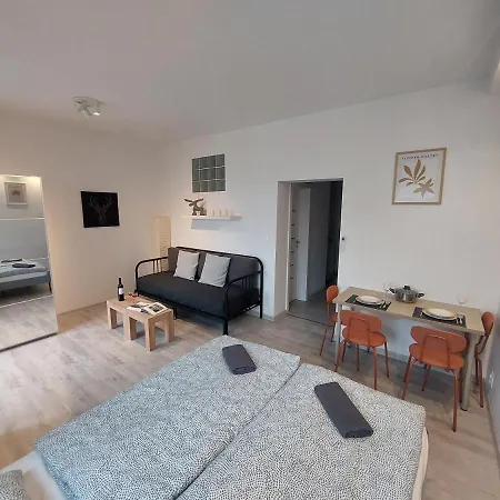 Utulny Apartman S Balkonom 브라티슬라바