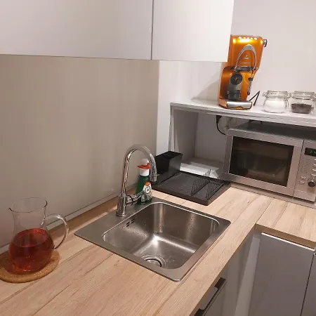 Utulny Apartman S Balkonom アパート