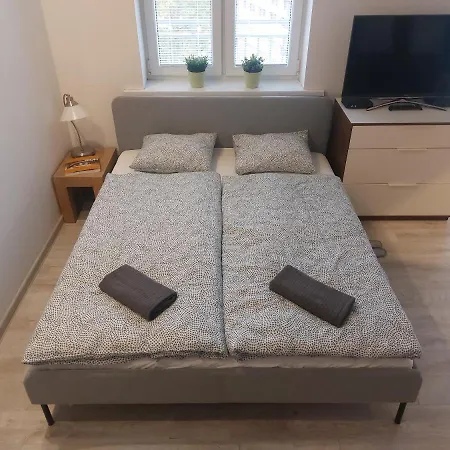 Utulny Apartman S Balkonom * ブラチスラヴァ